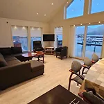 Hennesstrand Brygge - Din Base For Vesteralen Og Lofoten Apartamento Hennes
