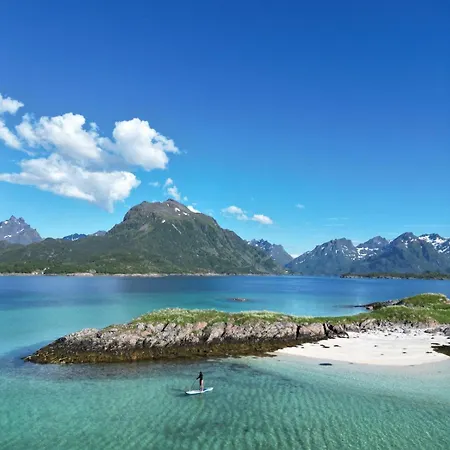 Hennesstrand Brygge - Din Base For Vesteralen Og Lofoten
