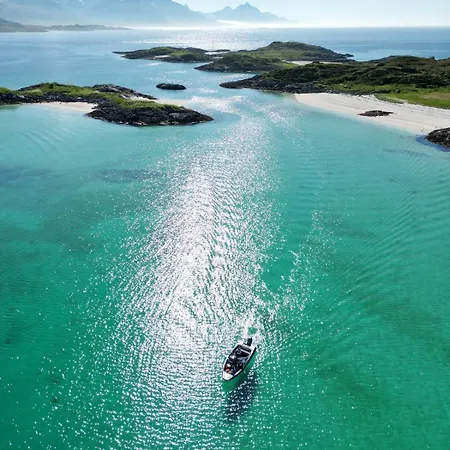 Hennesstrand Brygge - Din Base For Vesteralen Og Lofoten