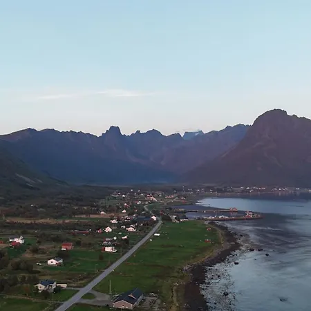 Hennesstrand Brygge - Din Base For Vesteralen Og Lofoten アパート Hennes