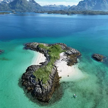 Hennesstrand Brygge - Din Base For Vesteralen Og Lofoten