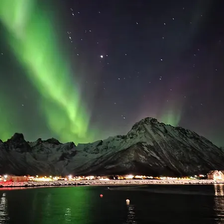 Hennesstrand Brygge - Din Base For Vesteralen Og Lofoten * Hennes