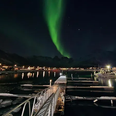 Hennesstrand Brygge - Din Base For Vesteralen Og Lofoten Hennes