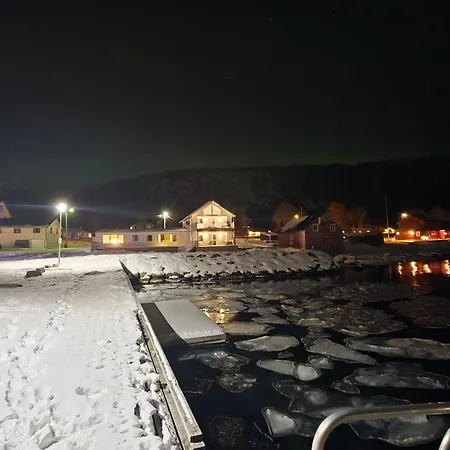 Hennesstrand Brygge - Din Base For Vesteralen Og Lofoten アパート *