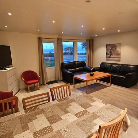 アパート Hennesstrand Brygge - Din Base For Vesteralen Og Lofoten Hennes