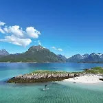 Hennesstrand Brygge - Din Base For Vesteralen Og Lofoten